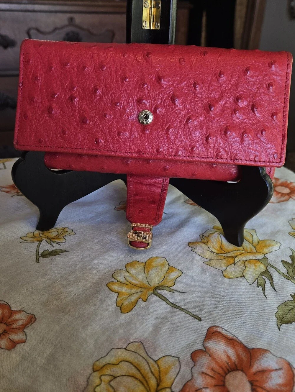 Vintage Vera Pelle Red Ostrich-Texture Genuine Leather Wallet with Gold Accent